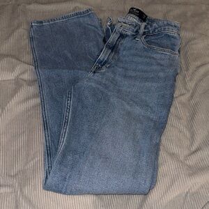 Hollister Ultra High-Rise Dad Jeans
